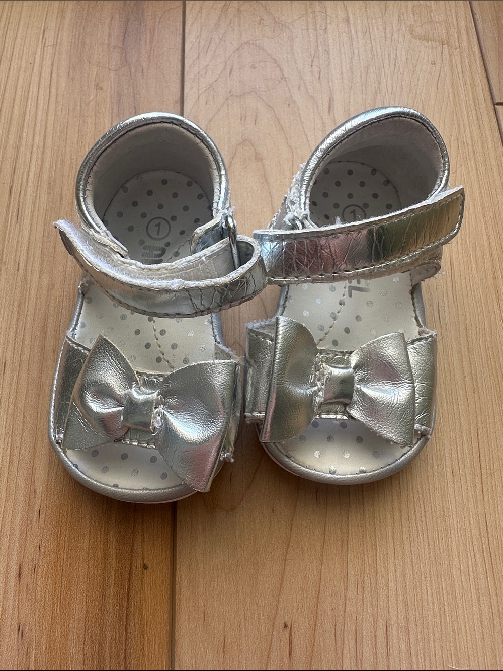 L’AMOUR Angel Bessie Bow Silver Sandal (Baby)